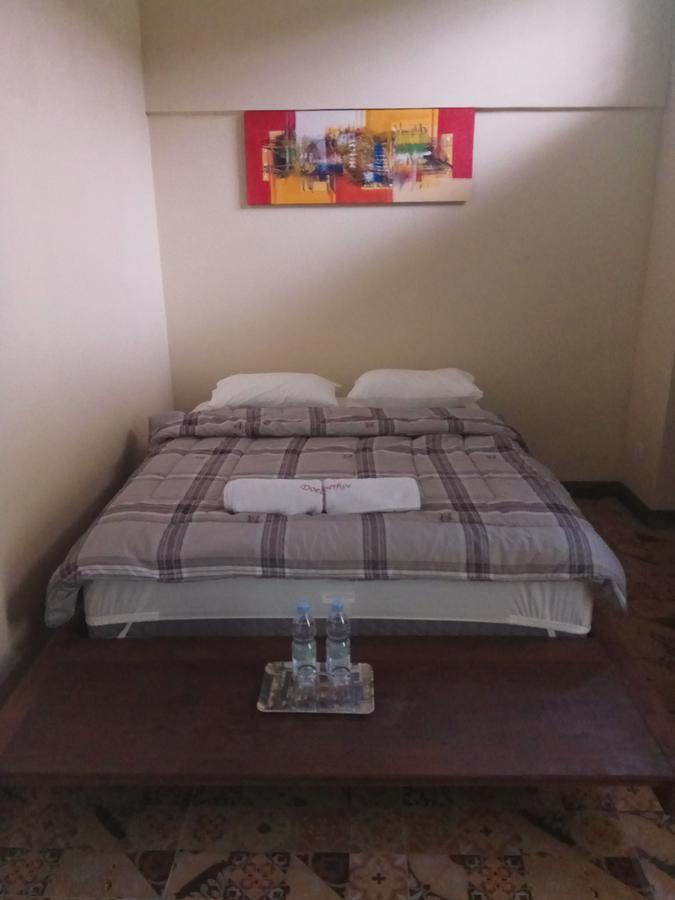 Doeloerkoe Homestay 수라카르타 외부 사진
