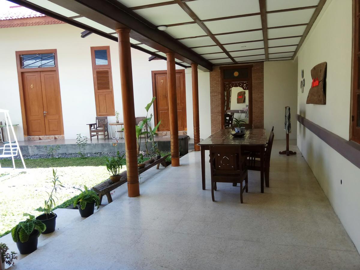 Doeloerkoe Homestay 수라카르타 외부 사진
