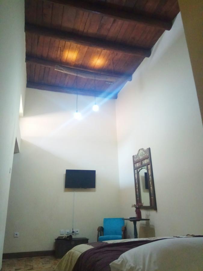 Doeloerkoe Homestay 수라카르타 외부 사진