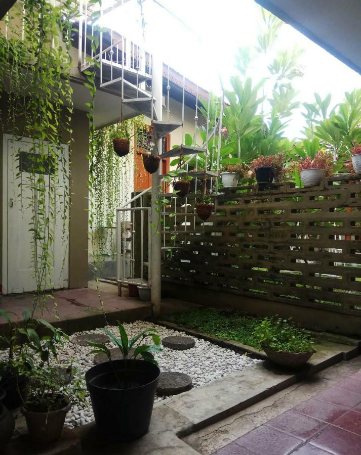 Doeloerkoe Homestay 수라카르타 외부 사진