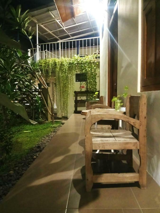 Doeloerkoe Homestay 수라카르타 외부 사진