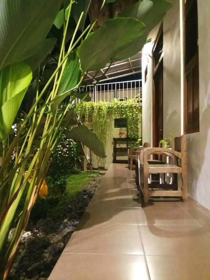 Doeloerkoe Homestay 수라카르타 외부 사진